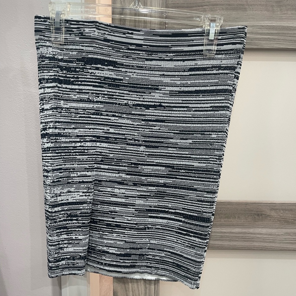 Guess Black and Gray Ribbed Mini Pencil Skirt